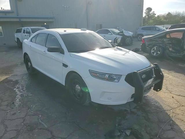 Ford Taurus 2016