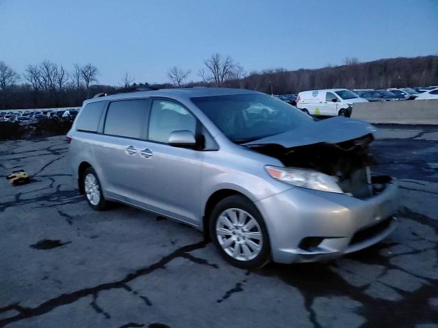 Toyota Sienna 2015