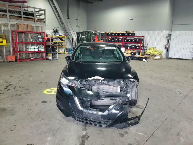 Nissan Versa 2021