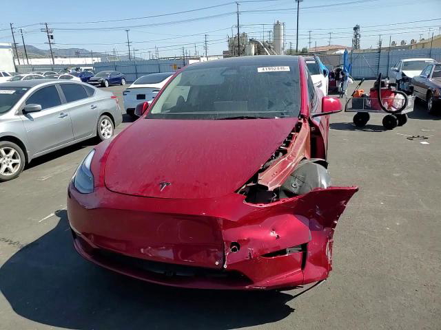 Tesla Model Y 2025