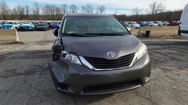 Toyota Sienna 2012