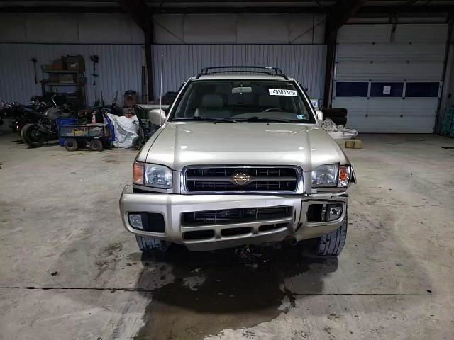 Nissan Pathfinder 2000