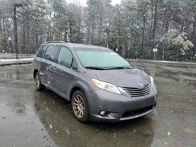 Toyota Sienna 2014
