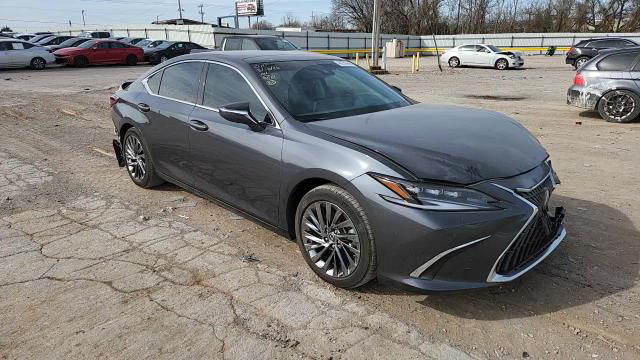 Lexus ES 2025
