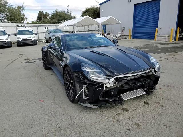 Aston Martin Vantage 2025