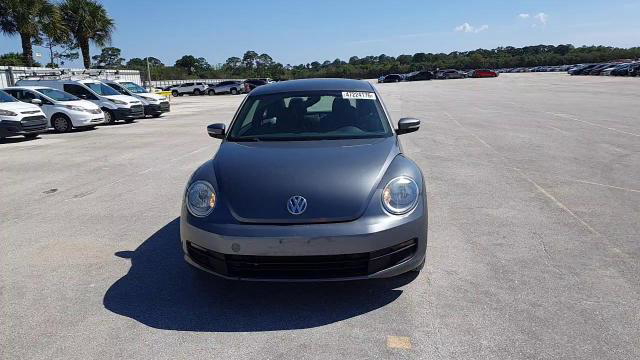 Volkswagen Beetle 2014
