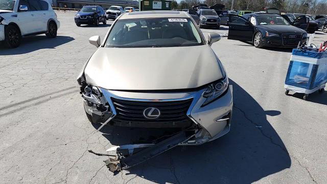 Lexus ES 2016