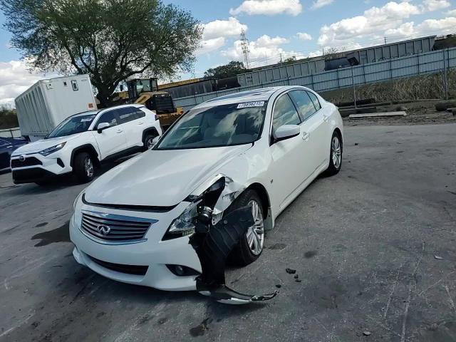 Infiniti Q40 2015