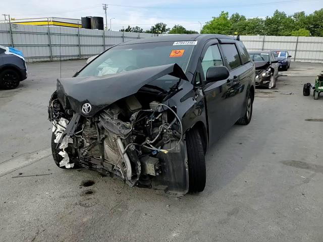 Toyota Sienna 2011