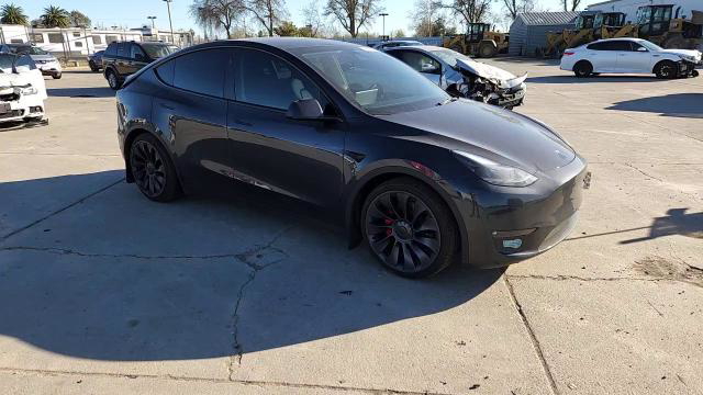 Tesla Model Y 2024