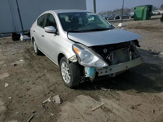 Nissan Versa 2018