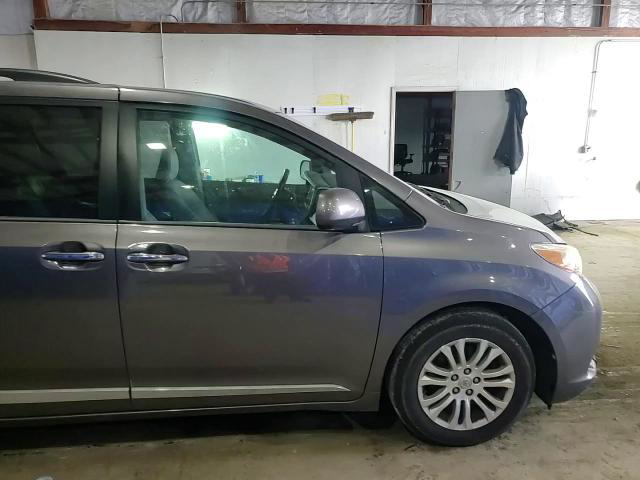 Toyota Sienna 2015