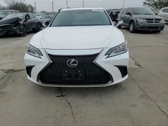 Lexus ES 2020