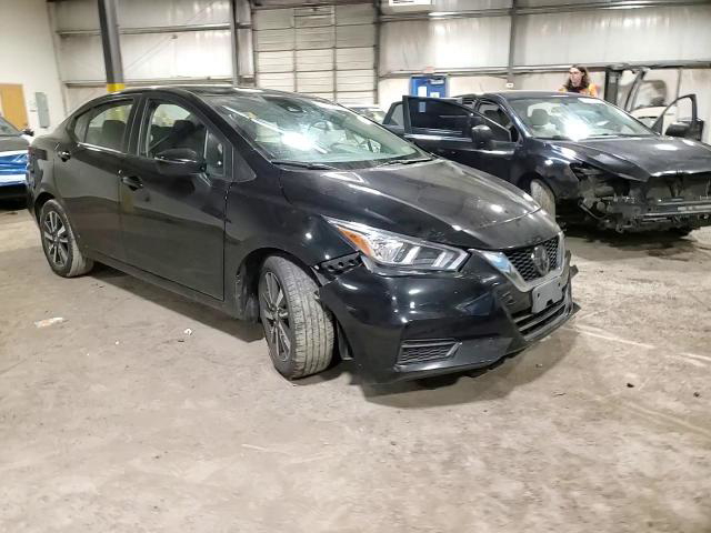 Nissan Versa 2021