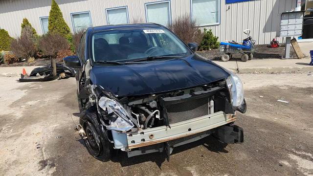 Nissan Versa 2015