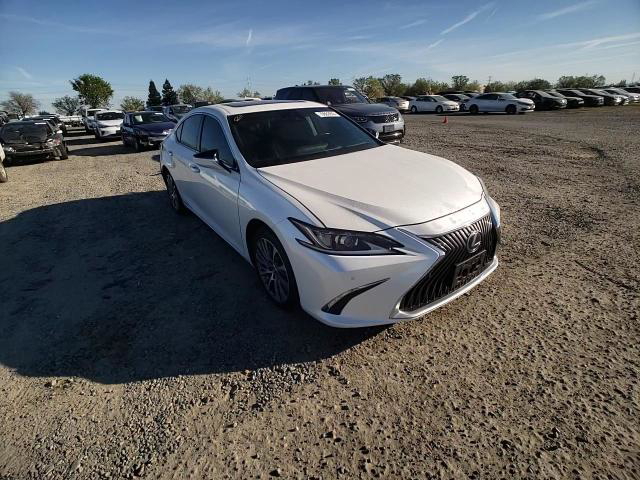 Lexus ES 2021