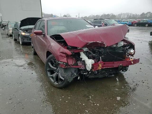 Chrysler 300 2021