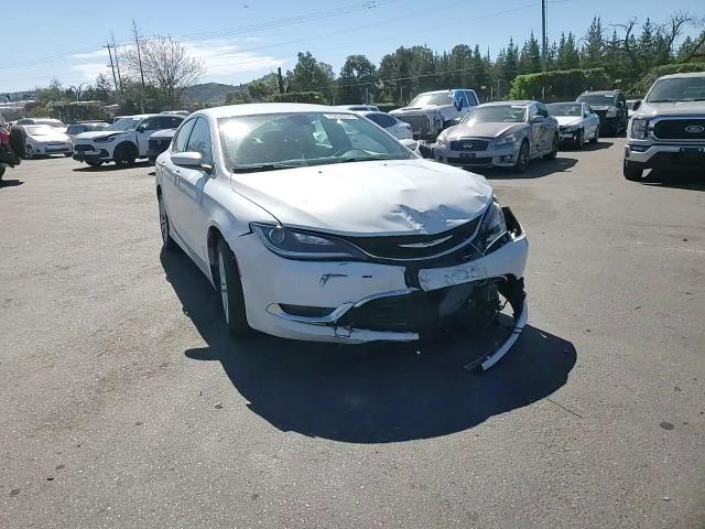 Chrysler 200 2015