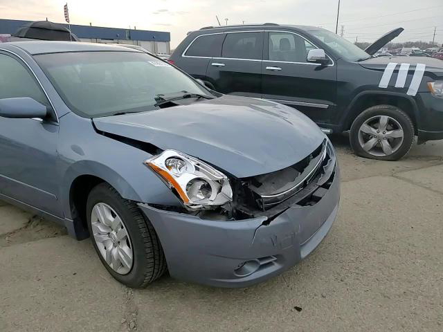 Nissan Altima 2012