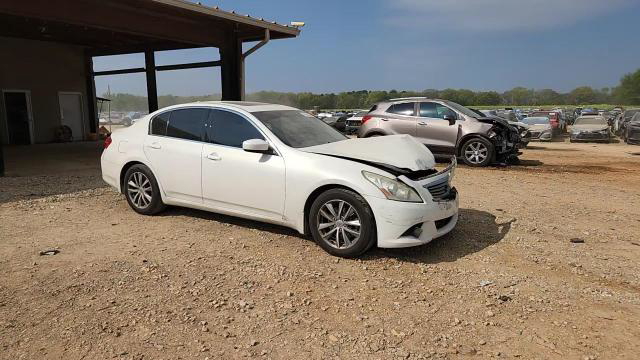 Infiniti G 2011