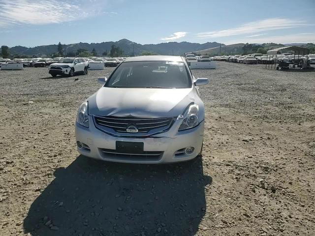 Nissan Altima 2012