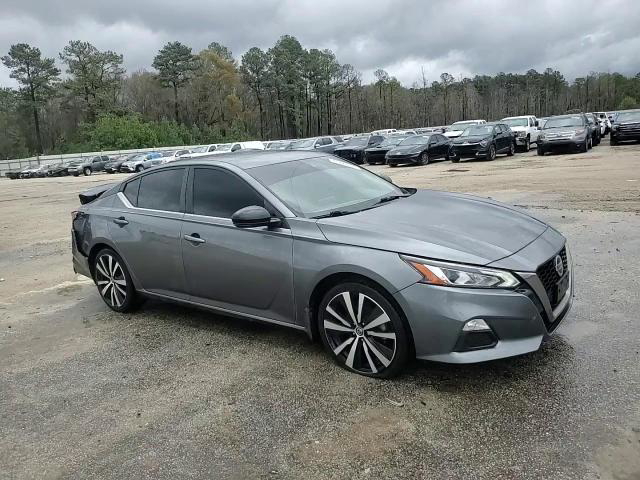 Nissan Altima 2021