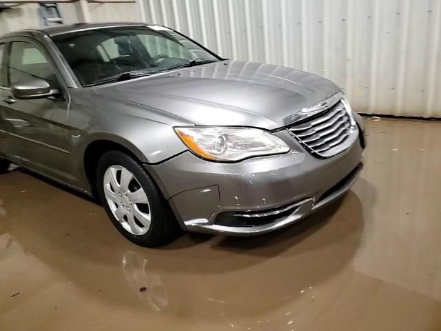 Chrysler 200 2012