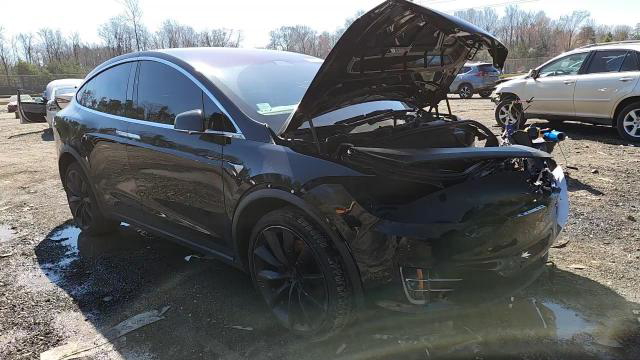 Tesla Model X 2019