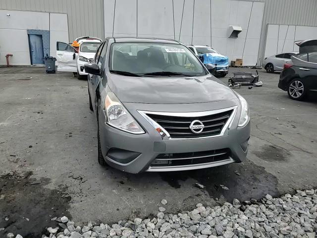 Nissan Versa 2016