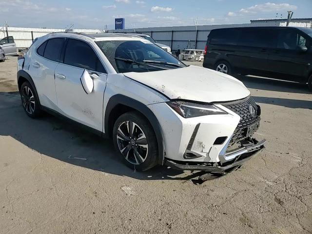 Lexus UX 2024