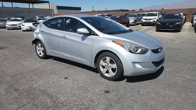 Hyundai Elantra 2012