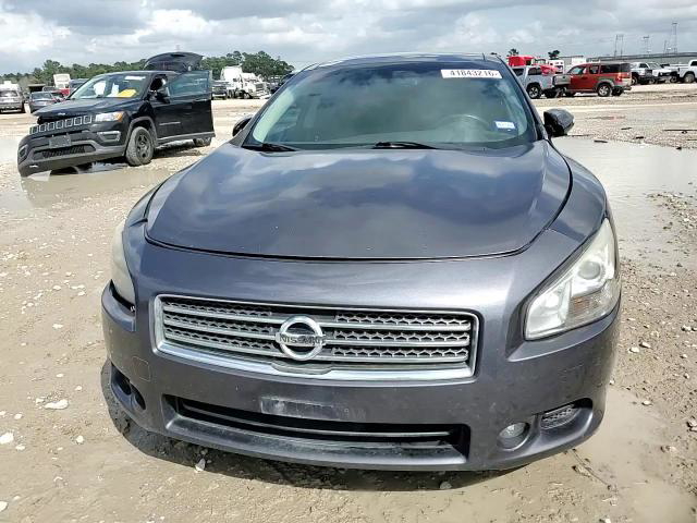 Nissan Maxima 2011