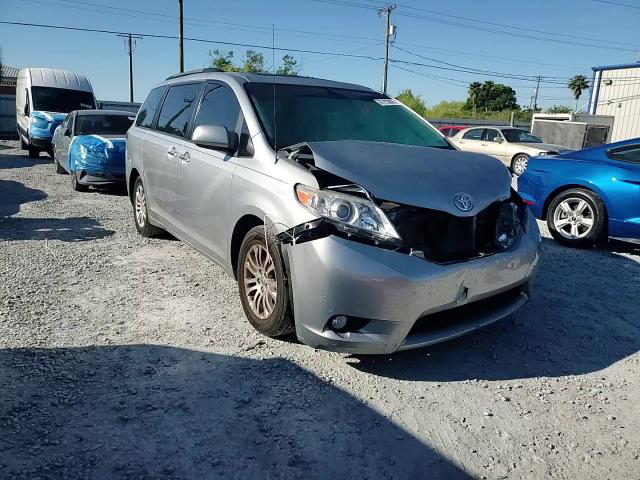 Toyota Sienna 2014