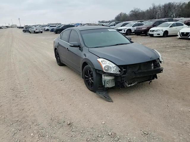 Nissan Altima 2012