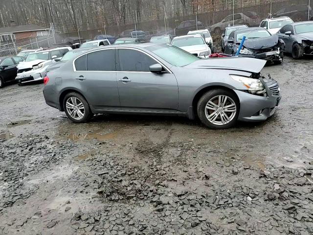 Infiniti  2012
