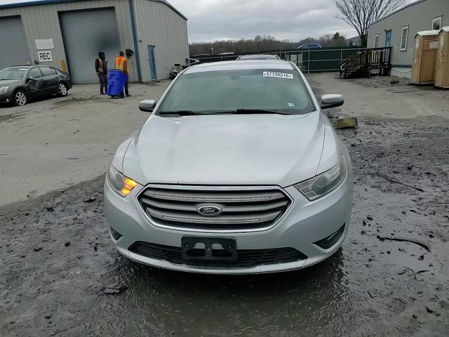 Ford Taurus 2013