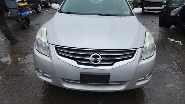 Nissan Altima 2011