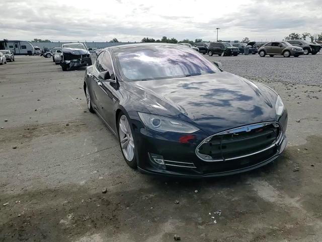 Tesla Model S 2015