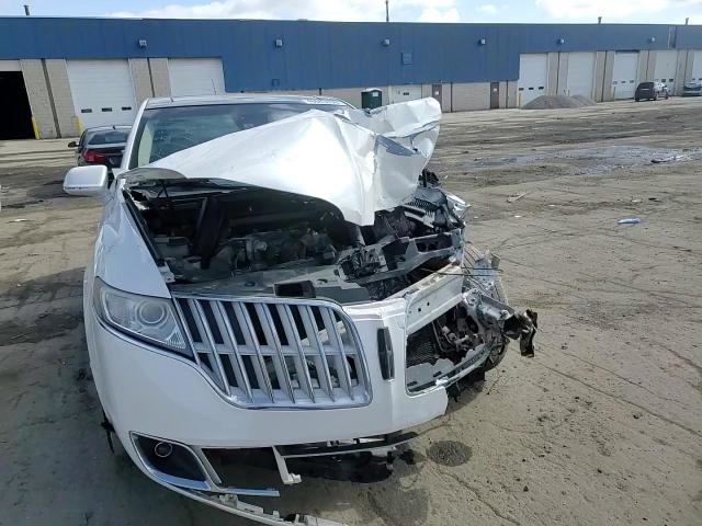 Lincoln MKT 2012