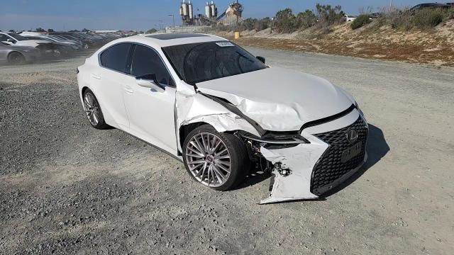Lexus IS 2022