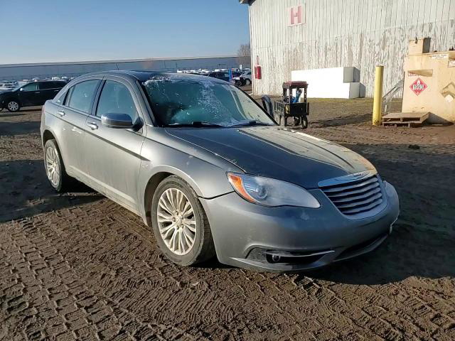 Chrysler 200 2013