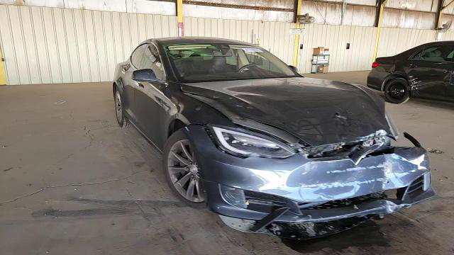 Tesla Model S 2016