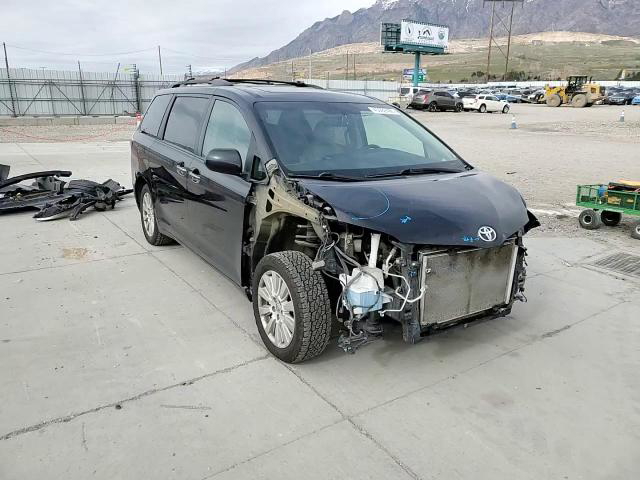 Toyota Sienna 2016