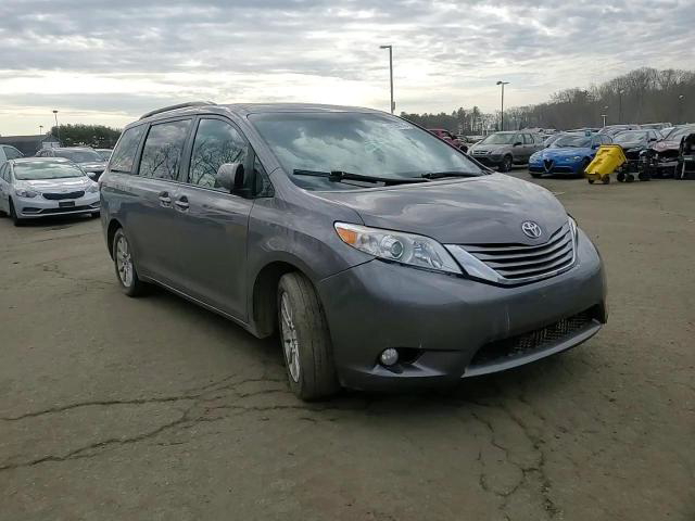 Toyota Sienna 2015