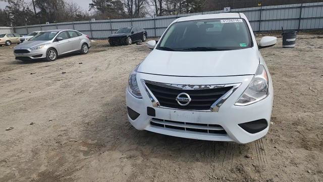 Nissan Versa 2019