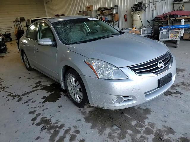 Nissan Altima 2012