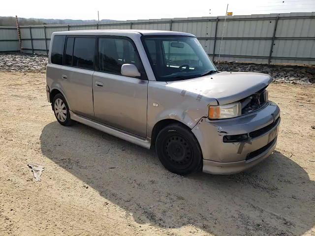 Scion xB 2005