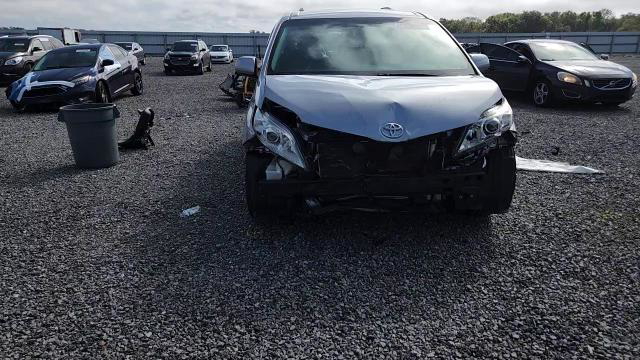 Toyota Sienna 2015