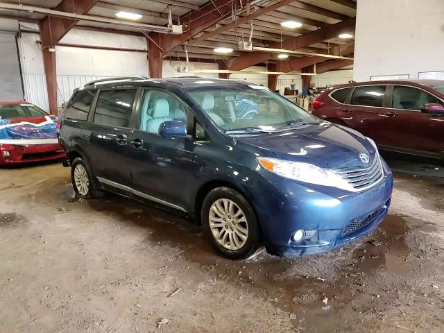 Toyota Sienna 2012