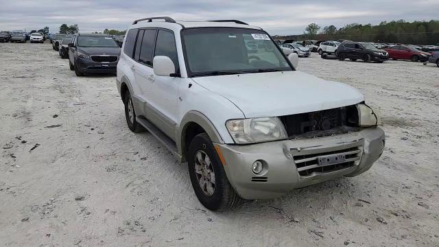 Mitsubishi Montero 2003